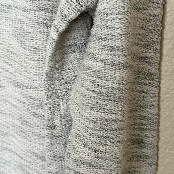 Forever 21 | Women’s Lightweight Sweater - Picture 8 of 12